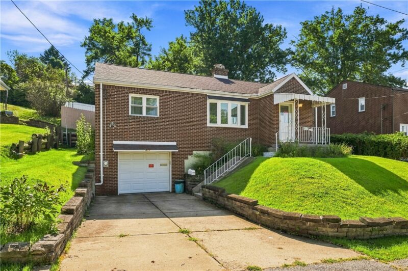 417 Delaware Ave — photo 2