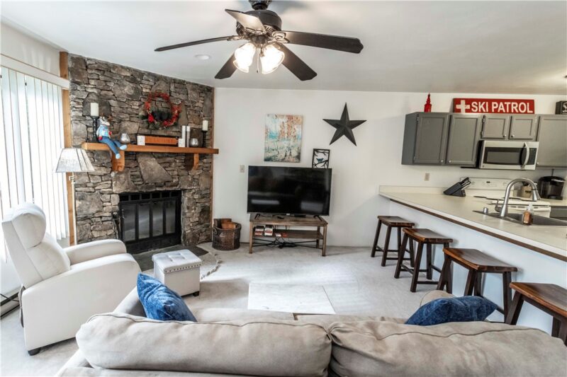 4533 Nordic Way — photo 4