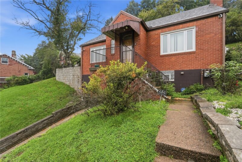 2115 E Beckert Ave — photo 3