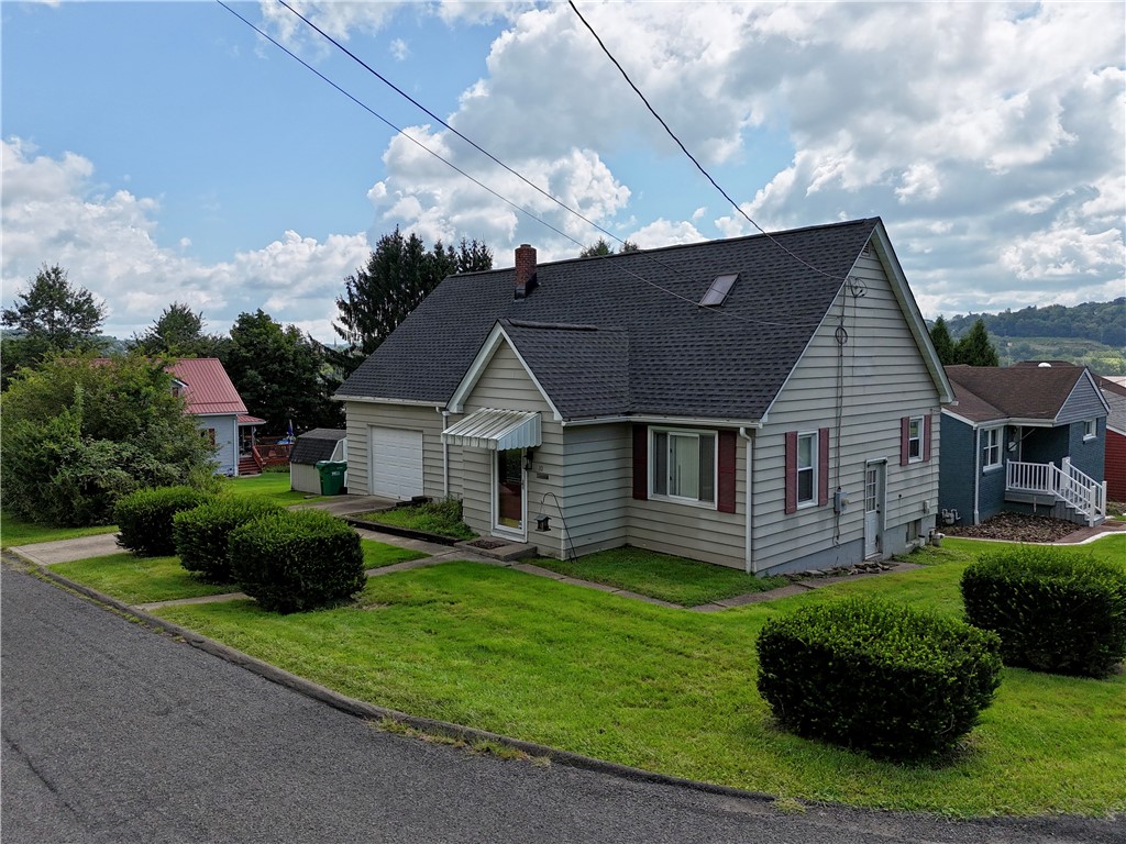 10 Evergreen St — photo 1