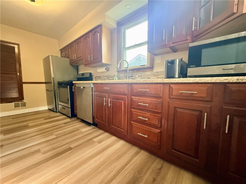 10 Evergreen St — photo 7