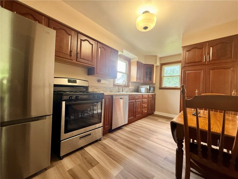 10 Evergreen St — photo 8