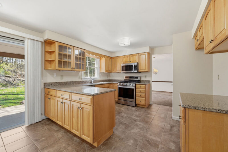 1608 Tamarack Dr. — photo 7