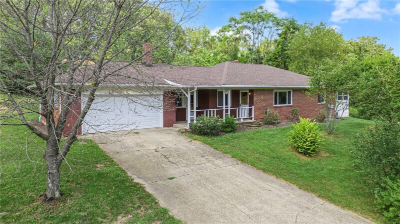 127 Blue Jay Way — photo 2