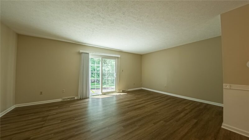 179 London Towne Dr — photo 4