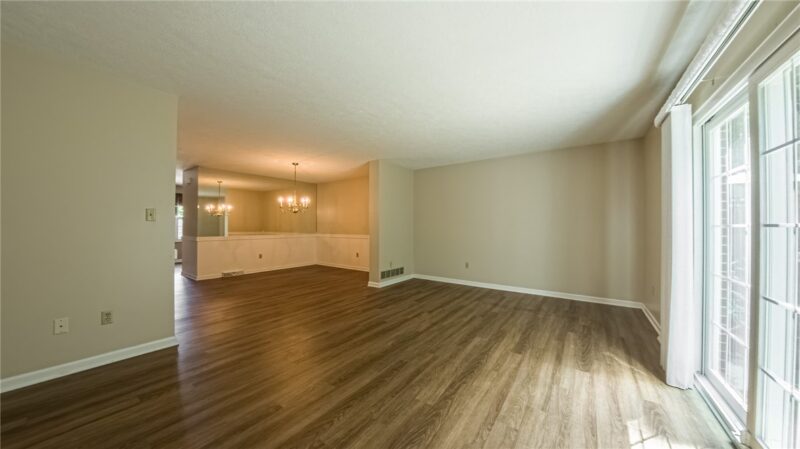 179 London Towne Dr — photo 5