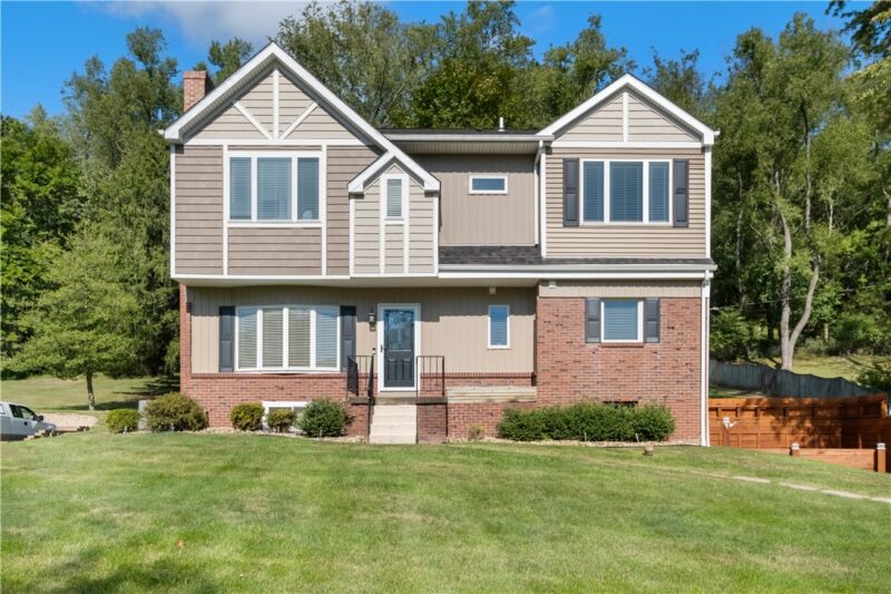 2467 Trotter Dr — photo 2