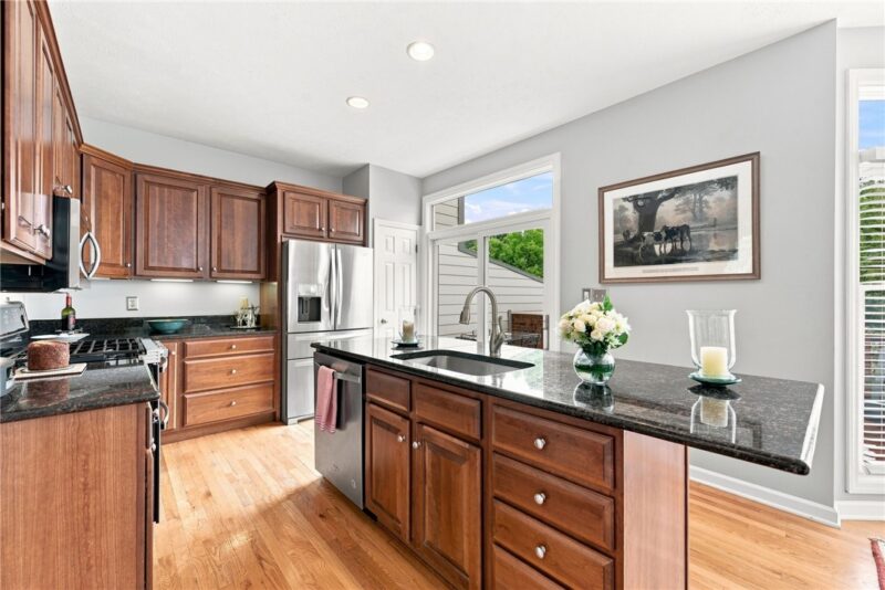 30 Waterfront Drive — photo 8