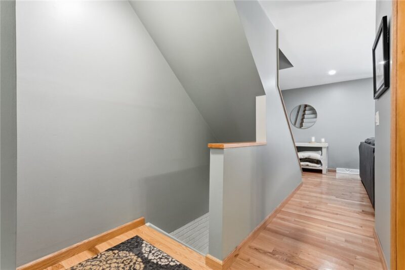 221 Thornberry Dr — photo 6
