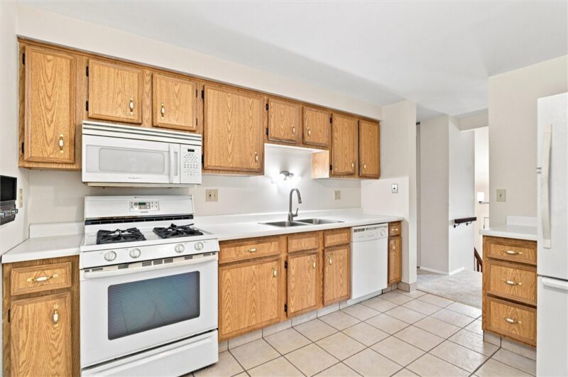 4 Holyoke Dr — photo 5