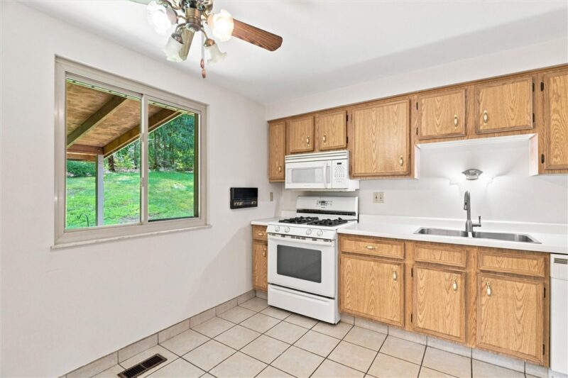 4 Holyoke Dr — photo 7
