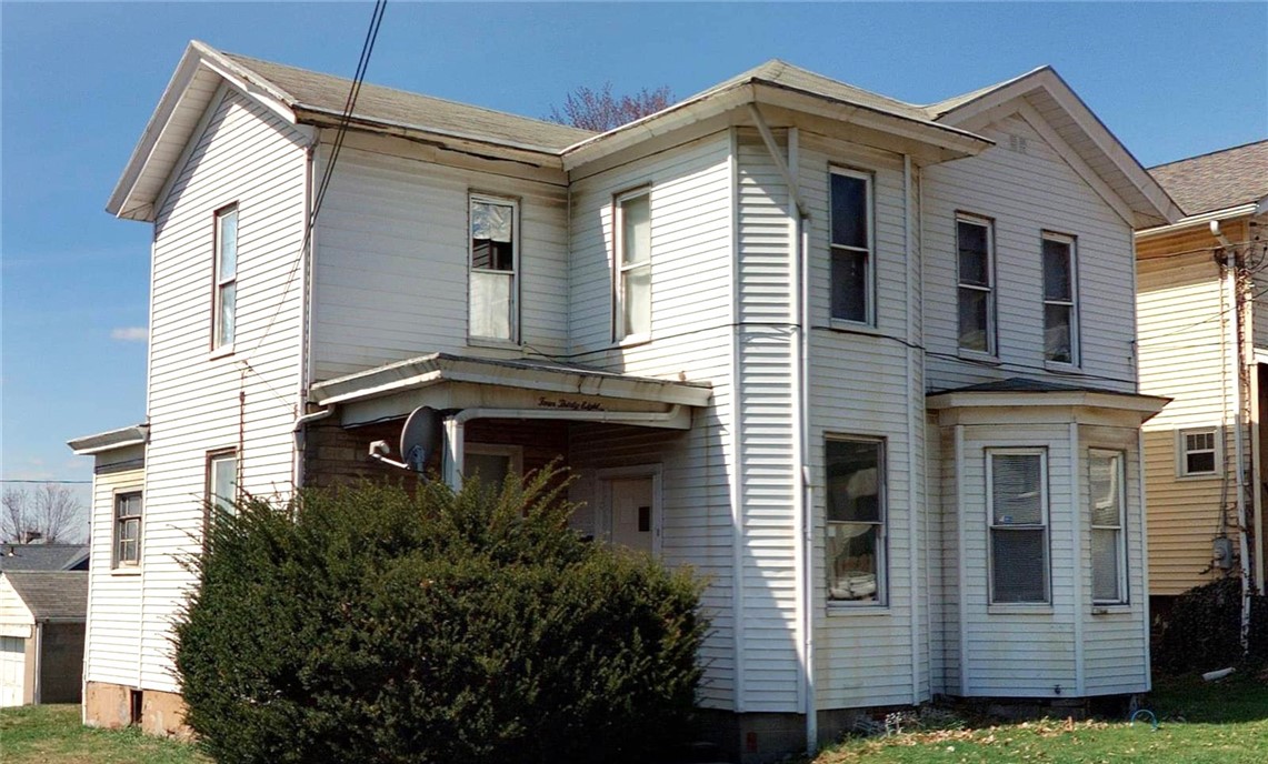 438 New York Ave. — photo 1