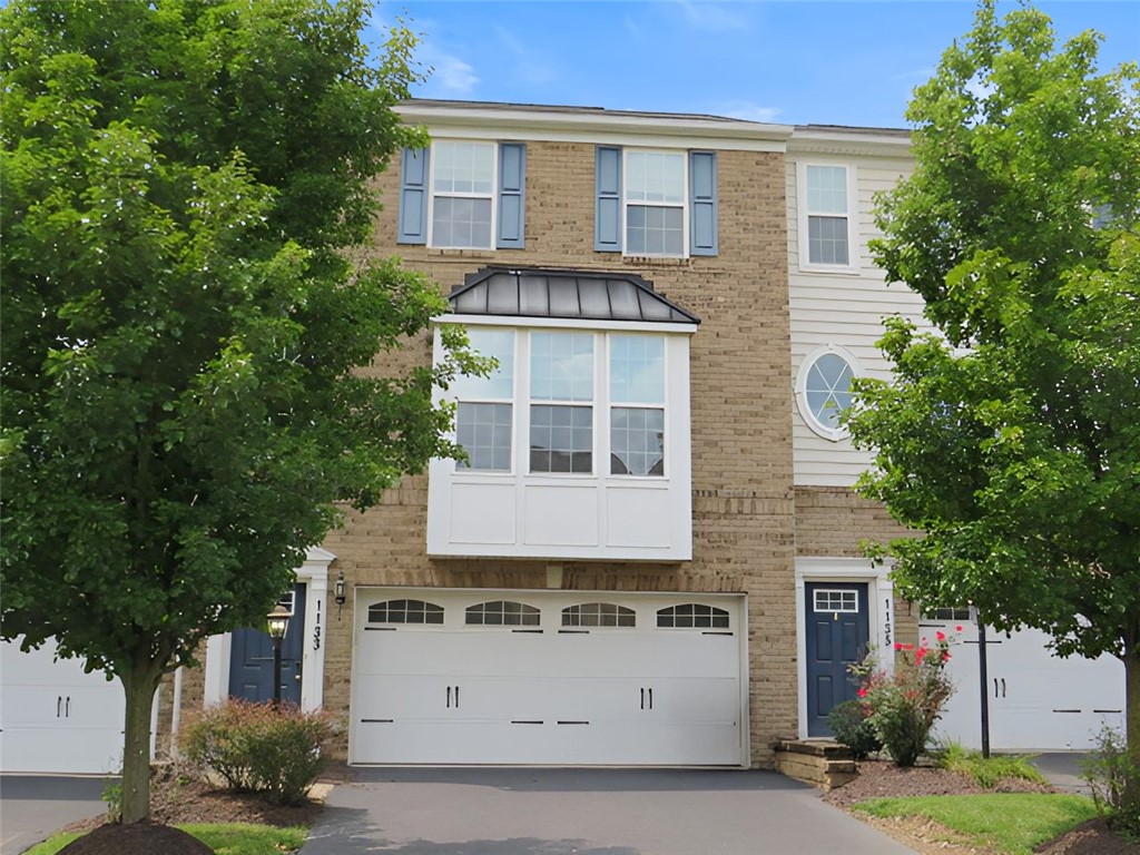 1133 Bayberry Dr — photo 1