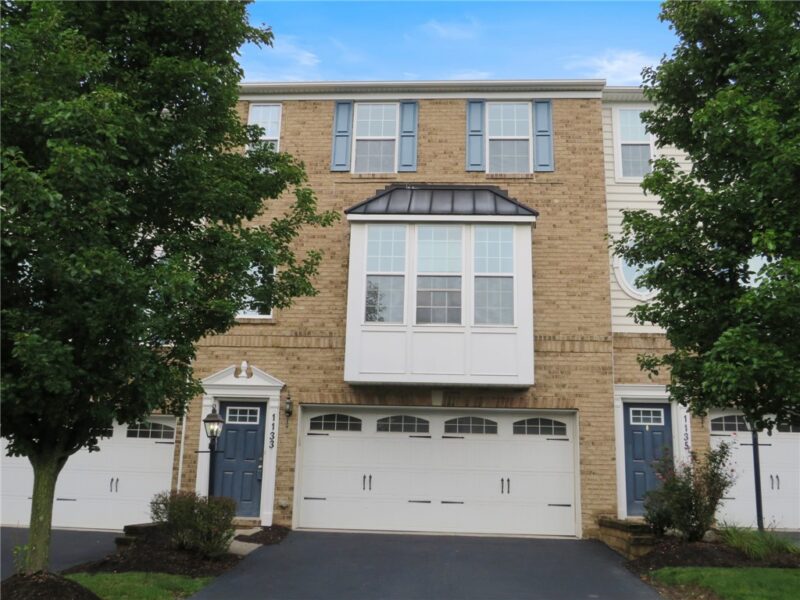1133 Bayberry Dr — photo 2