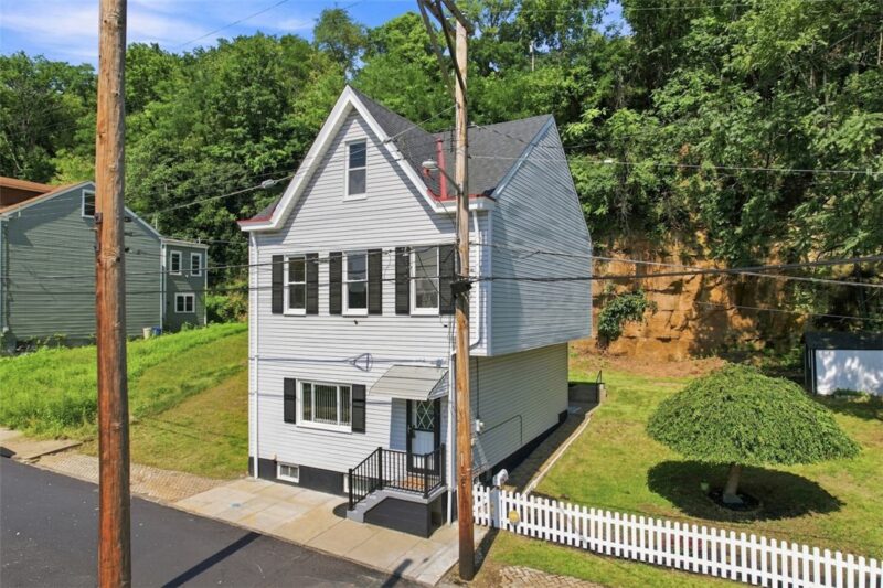 1042 Goehring St — photo 4