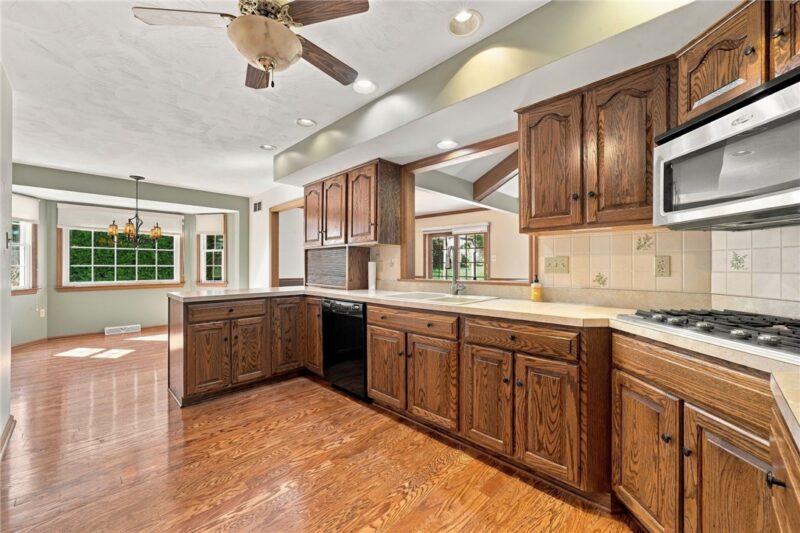 110 Chapel View Dr — photo 3