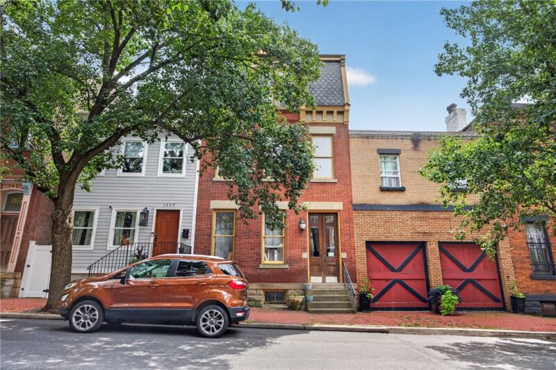 1327 Sheffield St — photo 2