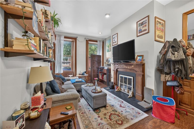 1327 Sheffield St — photo 7