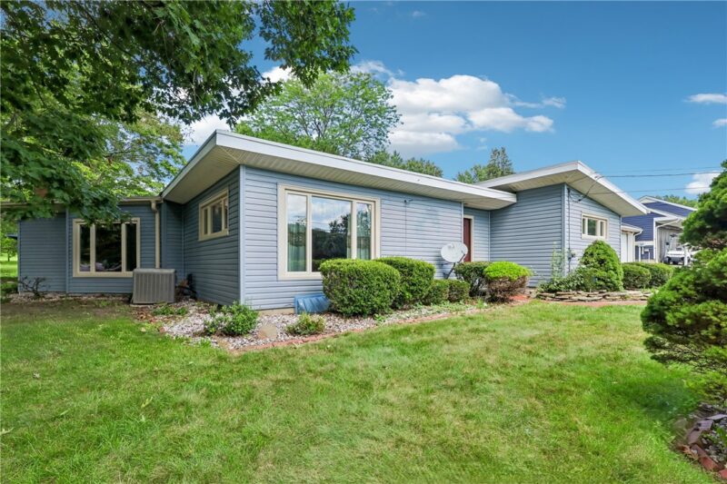 182 Upland Dr — photo 2