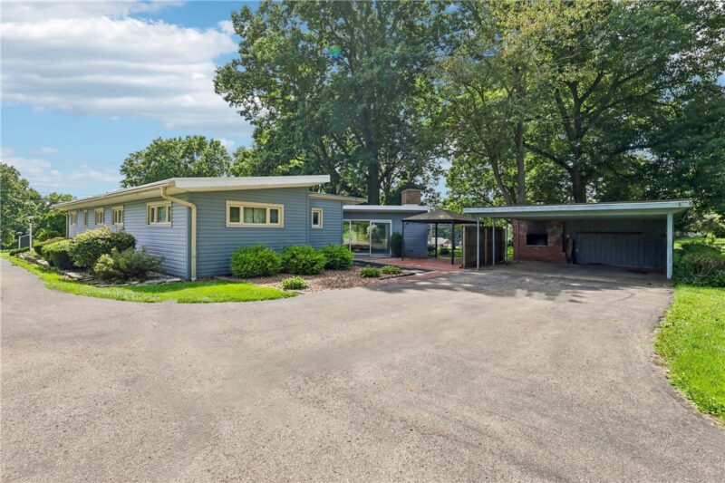 182 Upland Dr — photo 3