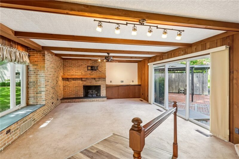 182 Upland Dr — photo 7