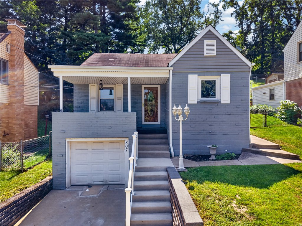 307 Outlook St — photo 1