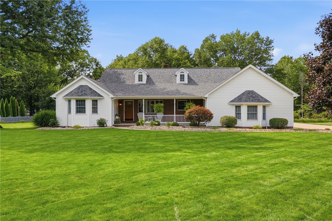 208 Arrowhead Dr — photo 1