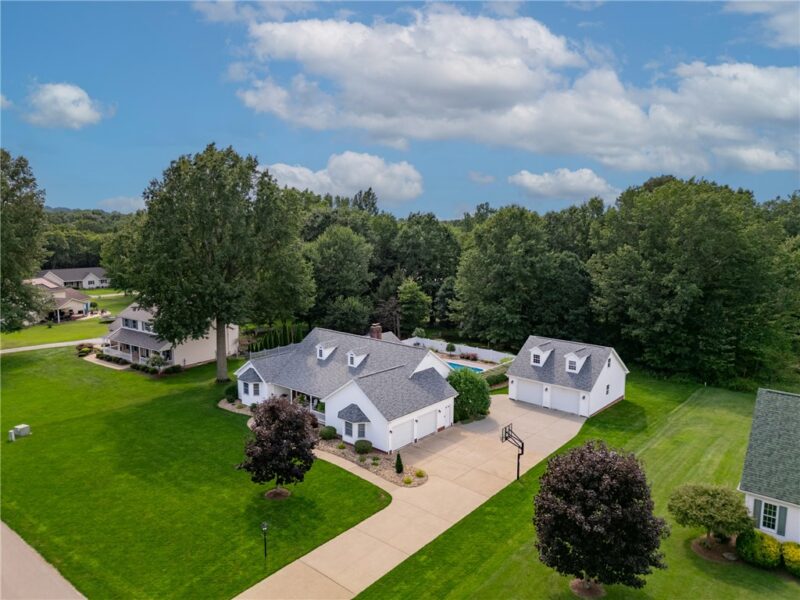 208 Arrowhead Dr — photo 5