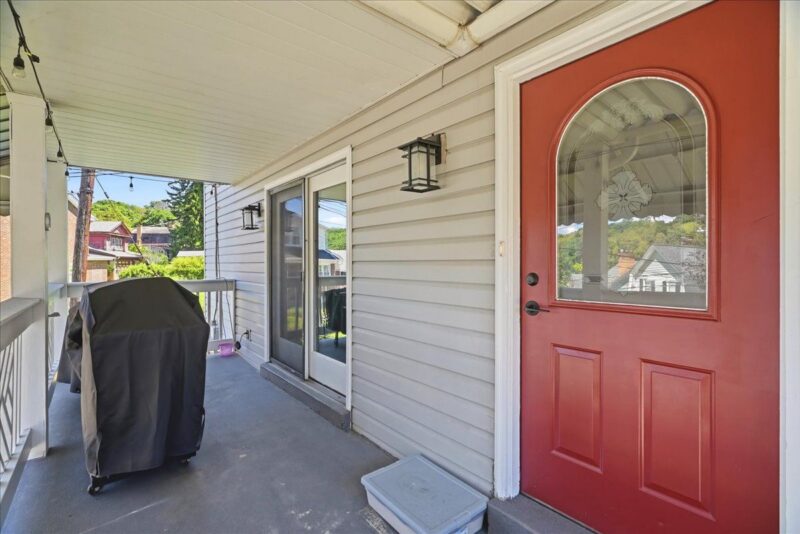 41 Glenmore Ave — photo 3