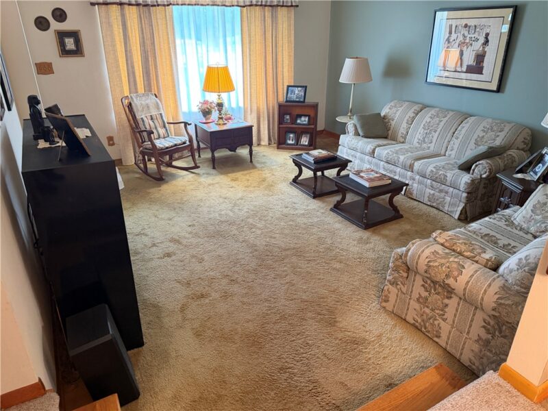 133 Singer Way — photo 4