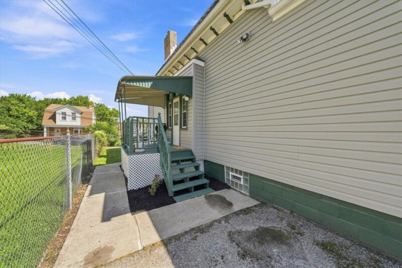 318 Mueller Ave — photo 8