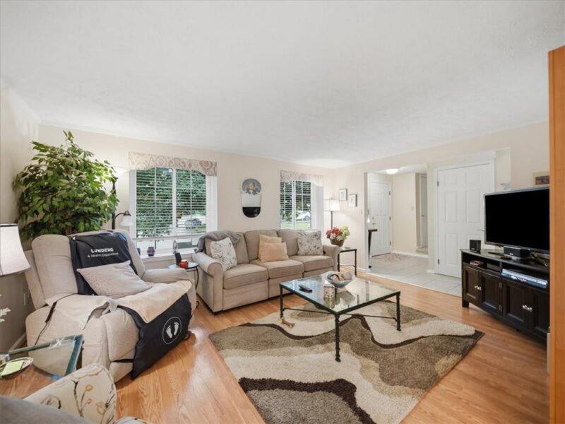 4025 Hancock Dr — photo 3