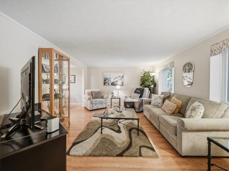 4025 Hancock Dr — photo 4