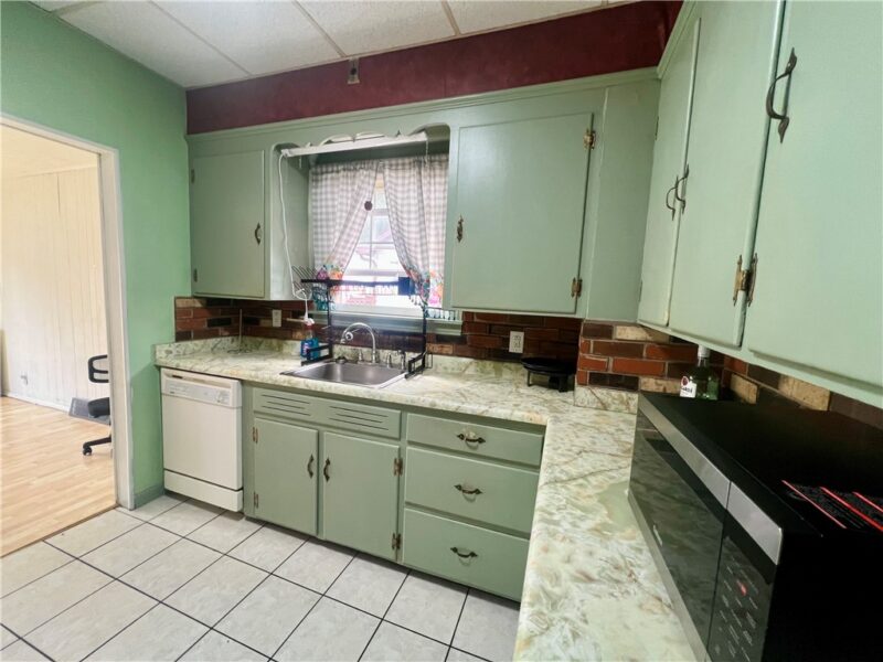 306 E Northview Ave — photo 8