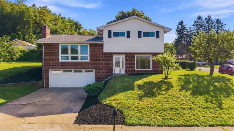 1106 Fairlane Dr — photo 2