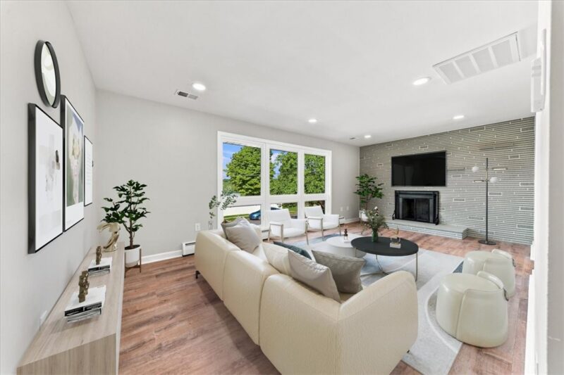 1106 Fairlane Dr — photo 3