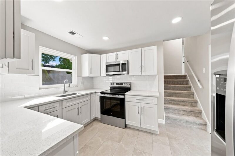 1106 Fairlane Dr — photo 8