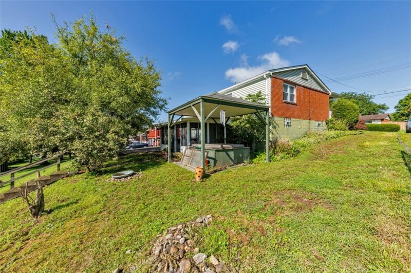 28 Monte Carlo Rd — photo 4