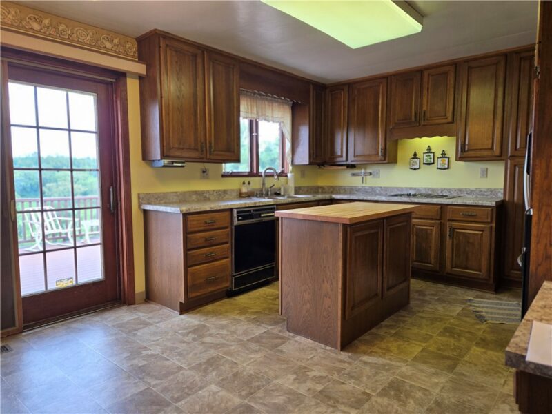 180 Church Rd — photo 8