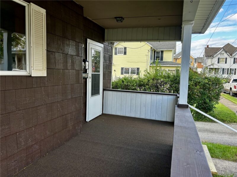 710 Irving STREET — photo 3