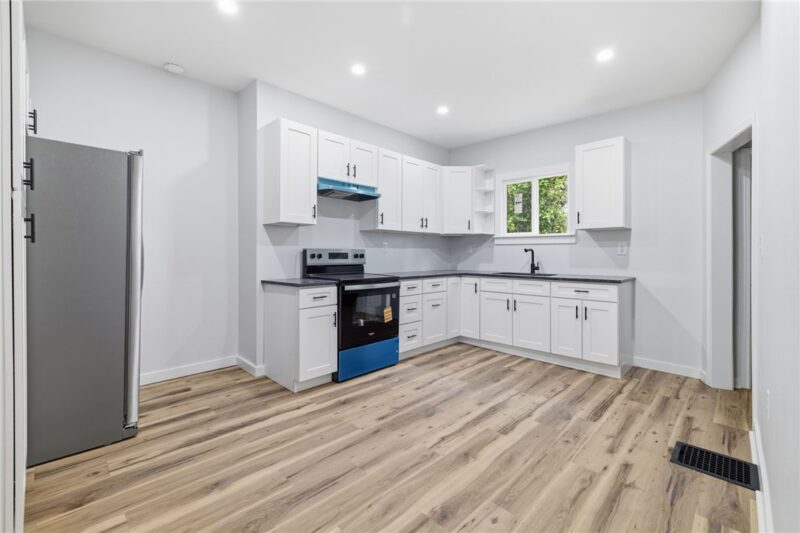 227 E 16th Ave — photo 8