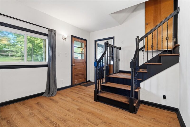 1114 Daisy Ln — photo 4