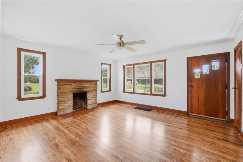 3710 Tamarack Dr — photo 4