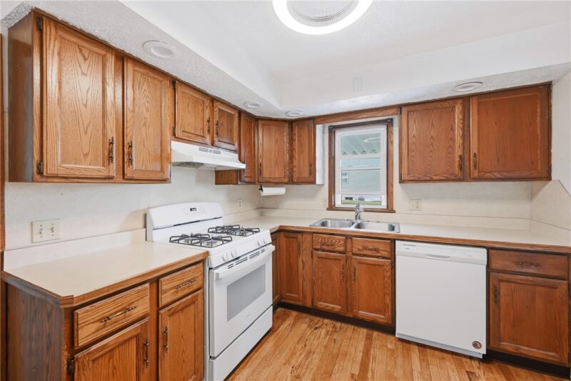 3710 Tamarack Dr — photo 8