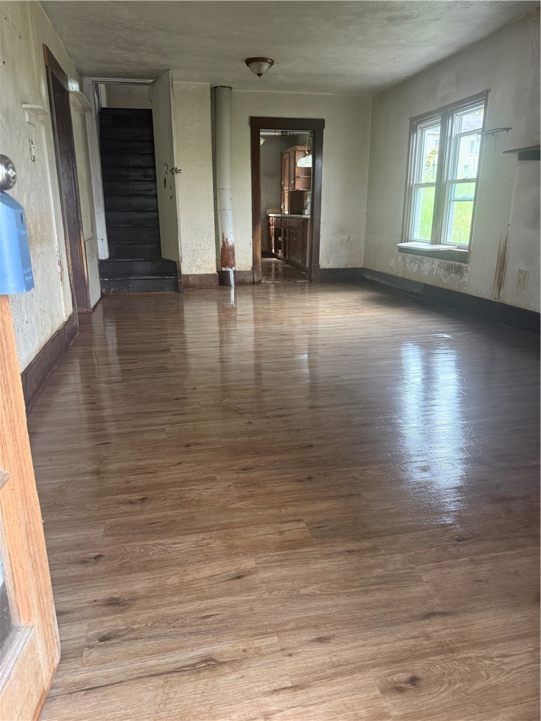 323 Summit Ave — photo 2