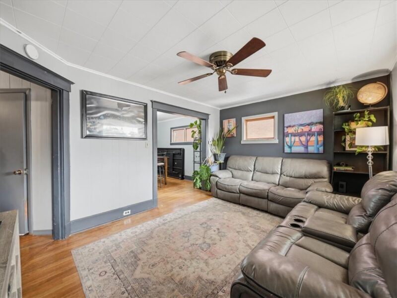 7909 Lloyd Ave — photo 4