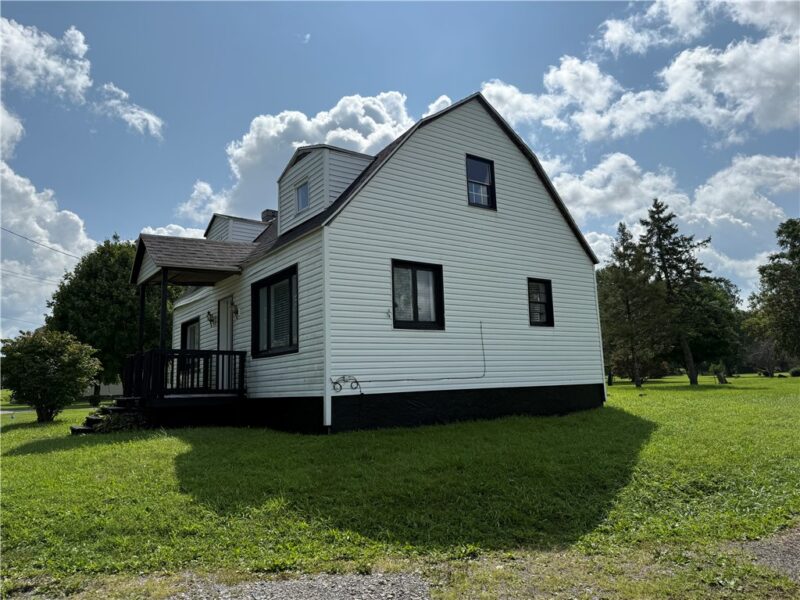 323 Warner Aly — photo 2
