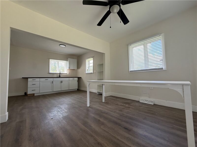 323 Warner Aly — photo 8