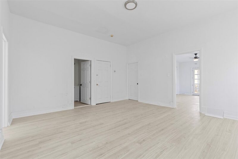 258 E Warrington Ave — photo 3