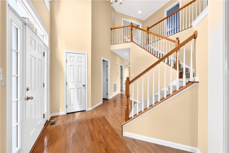 111 Walnut Dr — photo 3